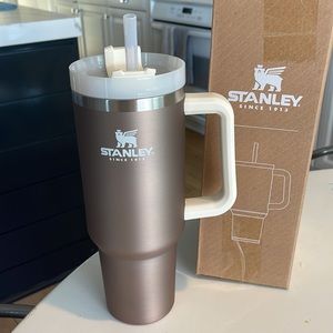 Stanley 40oz Rose Gold Quencher